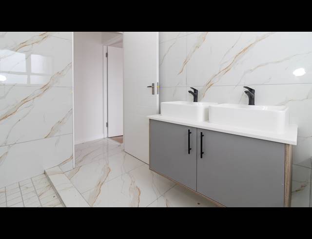 3 BEDROOM APARTMENT FOR SALE IN SANDOWN